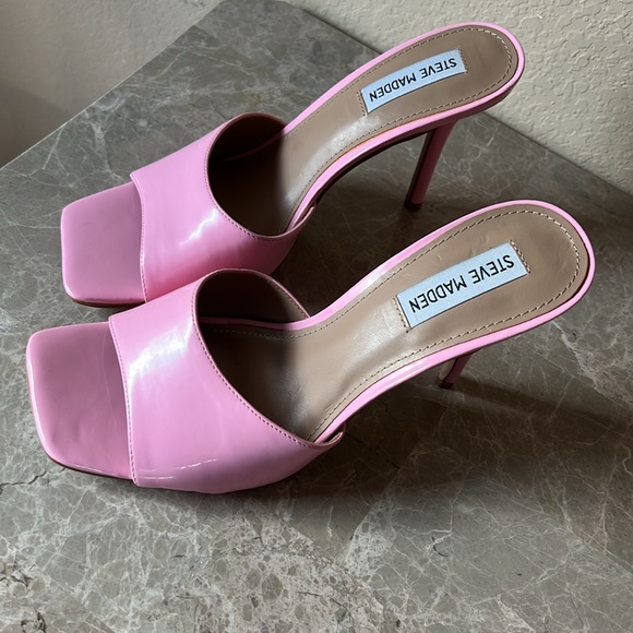 Light Pink Barbie shoes - Picture 2 of 6